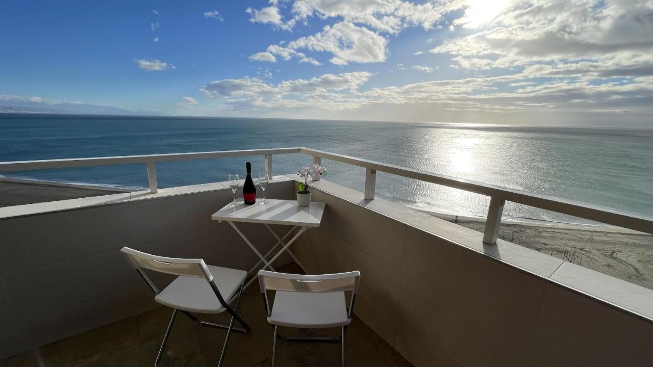 Exclusive Beachfront - Pool - Paddle - Tenis - Wifi - Aircon