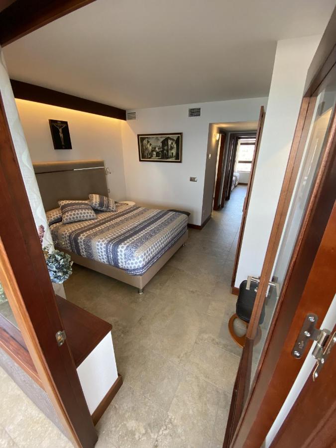 Exclusive Beachfront - Pool - Paddle - Tenis - Wifi - Aircon Apartamento Torremolinos