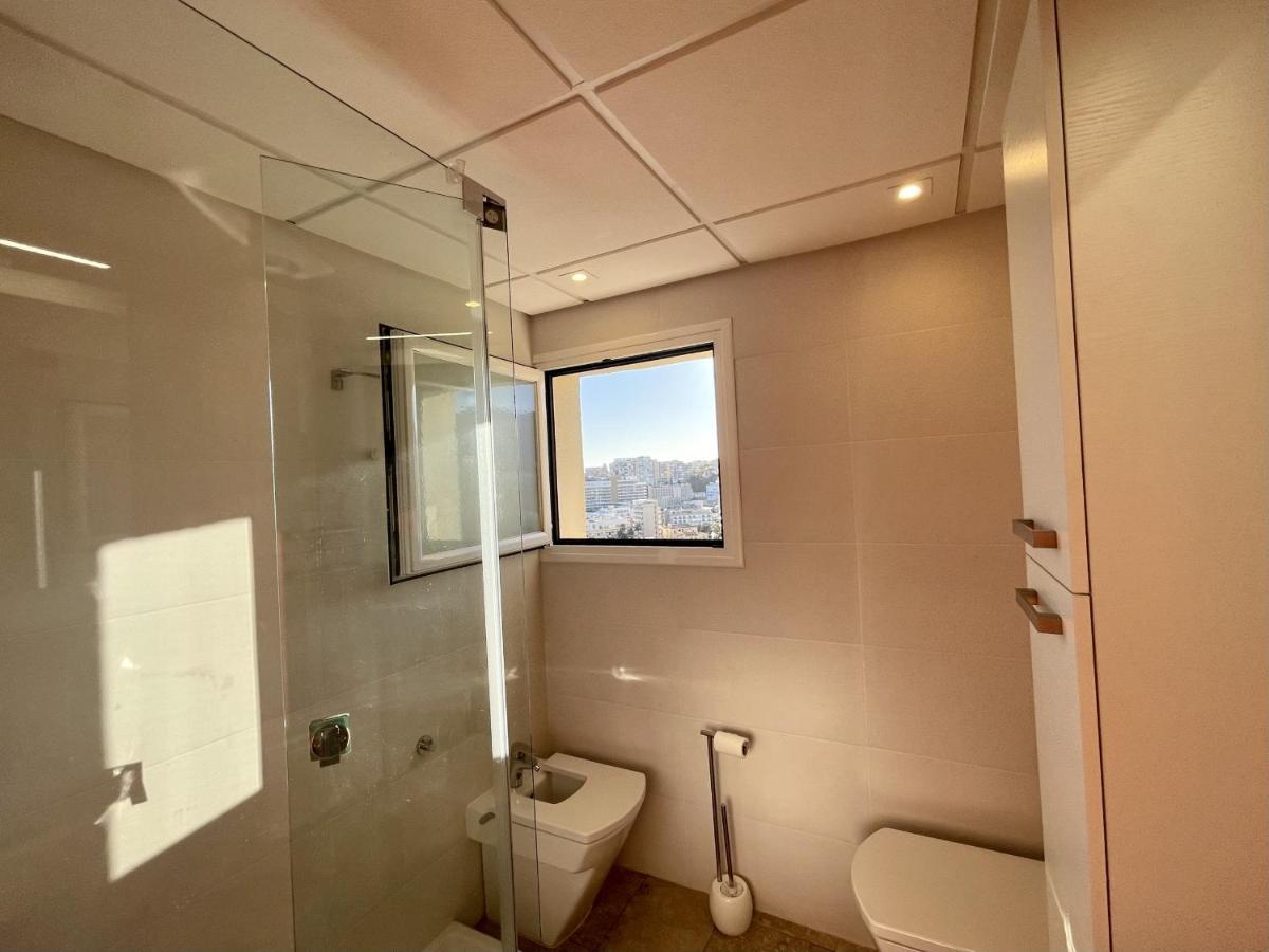 Exclusive Beachfront - Pool - Paddle - Tenis - Wifi - Aircon *