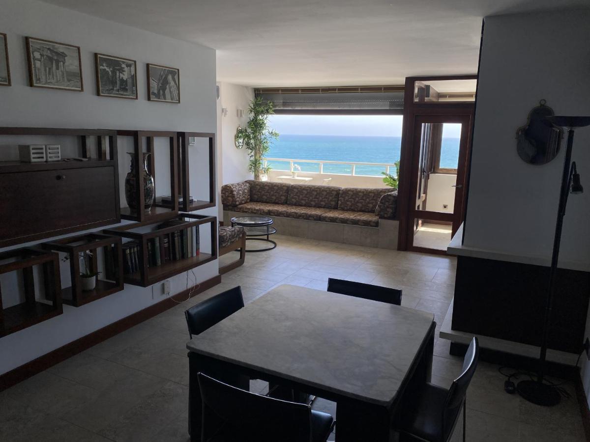 Apartment Exclusive Beachfront - Pool - Paddle - Tenis - Wifi - Aircon *